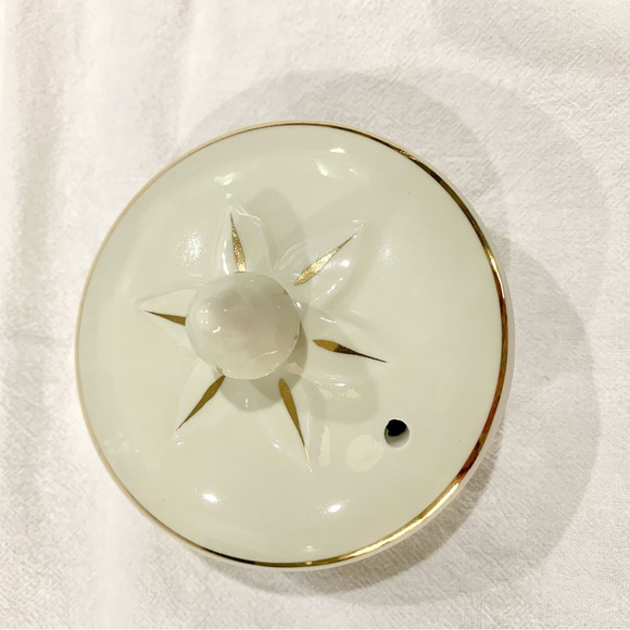 Vintage Hall’s Superior Autumn Leaf 8 Cup Coffee Pot & Lid - Picture 13 of 16